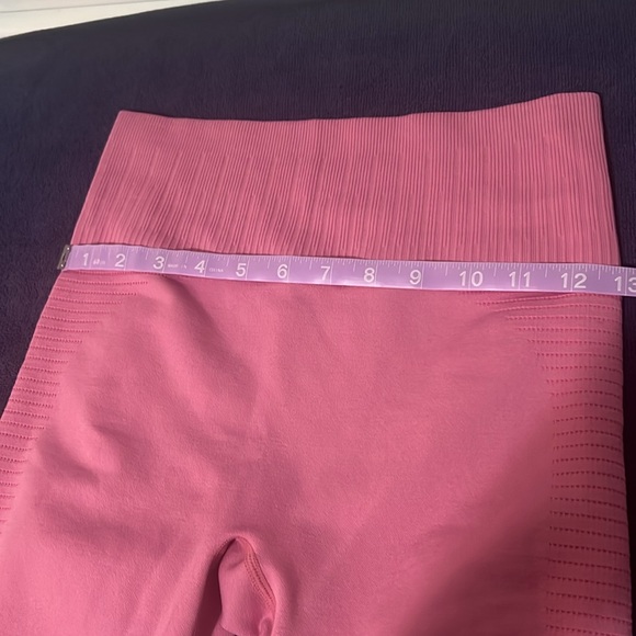 Minibeast pink leggings. Size small, seamless. - Picture 3 of 6